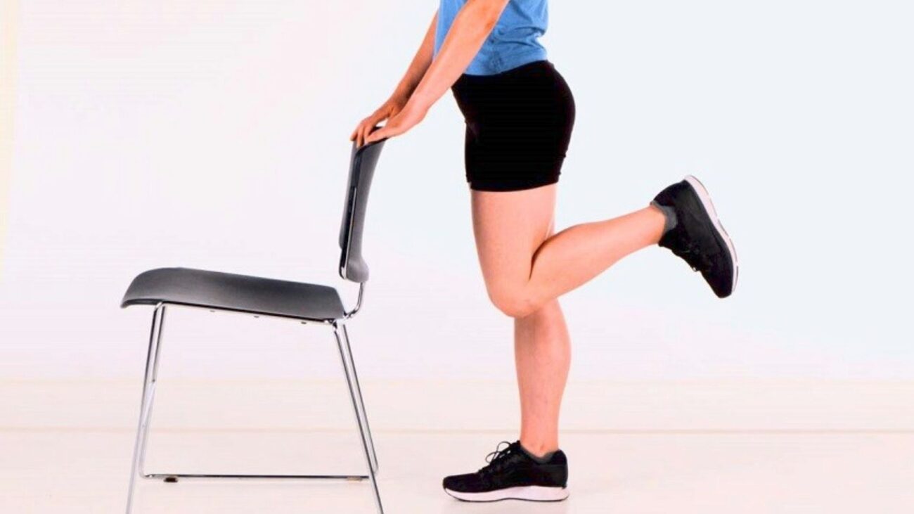 16 Bài Tập Thể Dục Buổi Sáng Tại Nhà Tốt Nhất Tái Tạo Năng Lượng 15 Bài tập standing hamstring curl