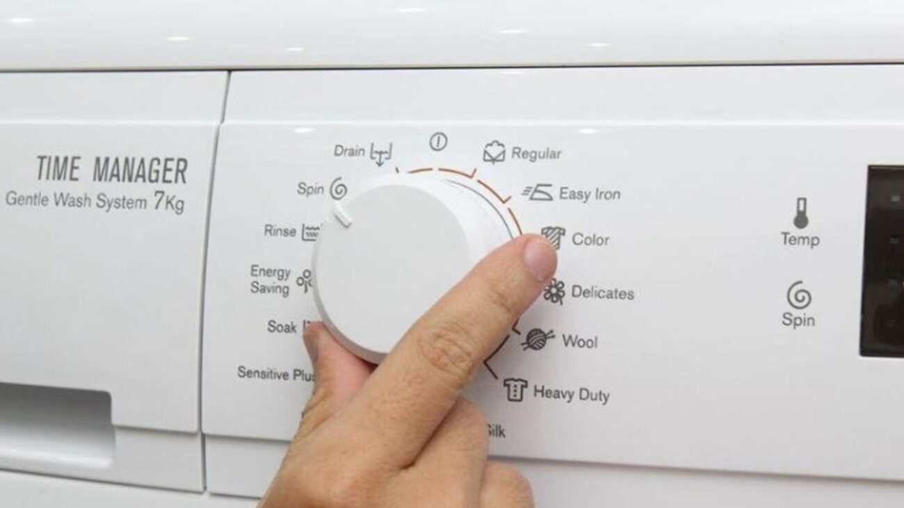 8 Cách Làm Khô Tất Nhanh Chóng Trong Mùa Mưa 8 Vắt thật khô