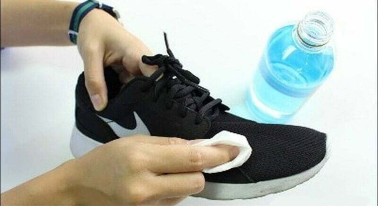 12 Cách Trị Hôi Chân Khi Mang Giày, Dép Nhiều Hiệu Quả Và Đơn Giản 6 Sử dụng cồn để tiêu diệt vi khuẩn và bụi bẩn tích tụ lâu ngày trong giày