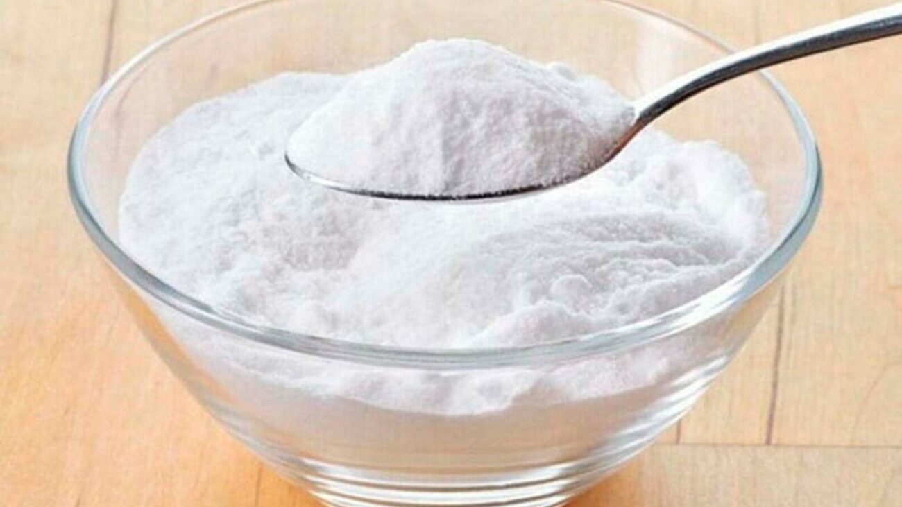12 Cách Trị Hôi Chân Khi Mang Giày, Dép Nhiều Hiệu Quả Và Đơn Giản 5 Baking soda có khả năng tẩy tế bào chết, giúp mồ hôi được kiểm soát hiệu quả